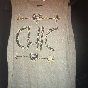 Heather grey ‘CHIC’ muscle tee!